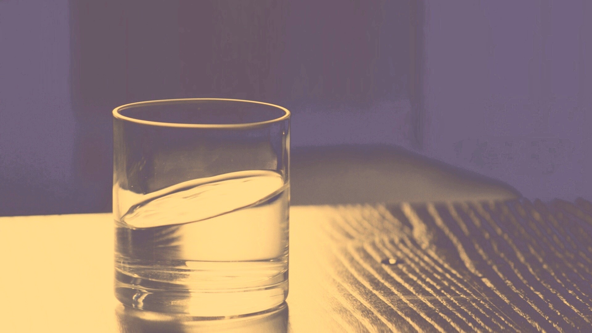 Стакан воды из Начала обои