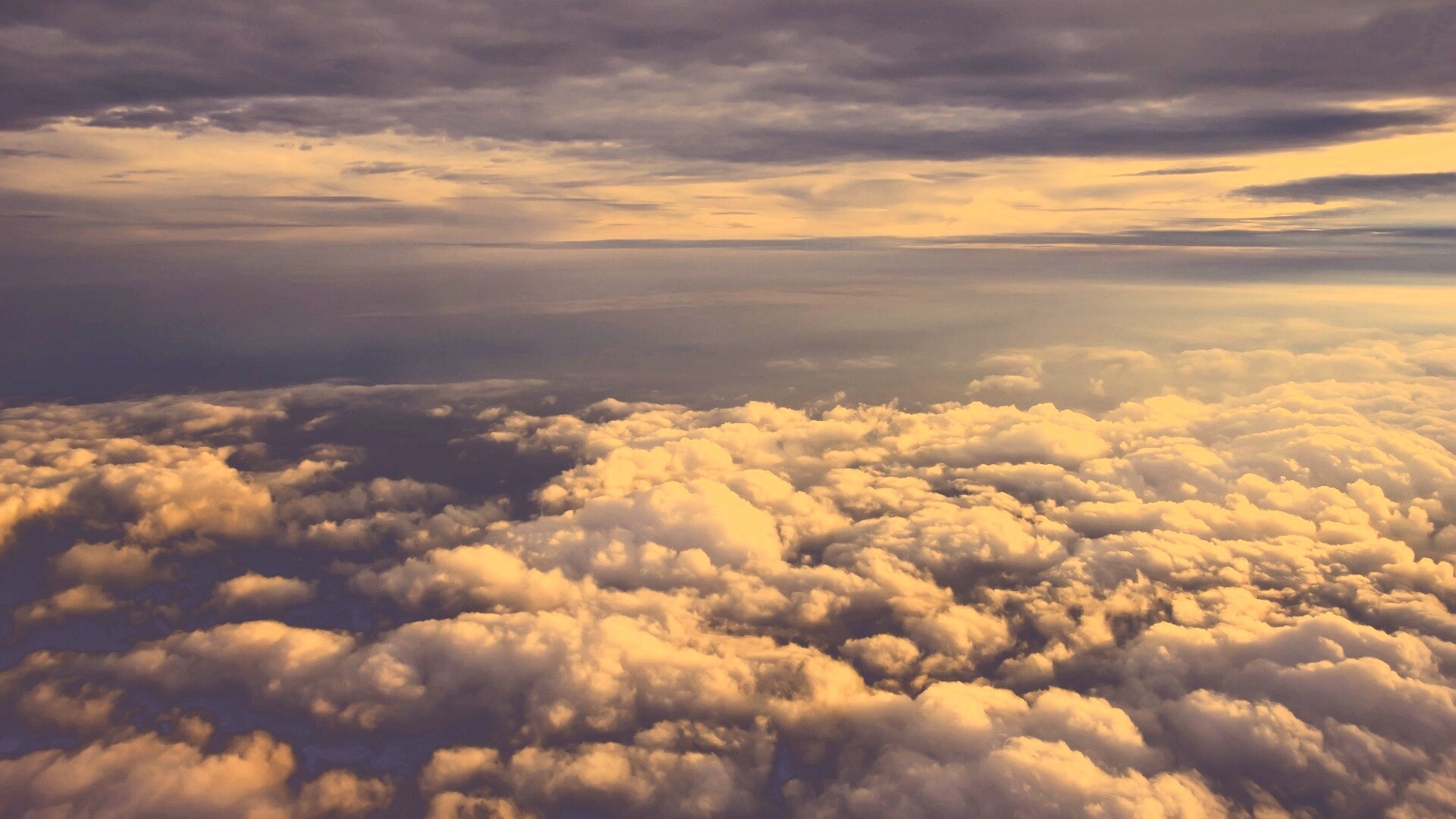 Полет над облаками обои