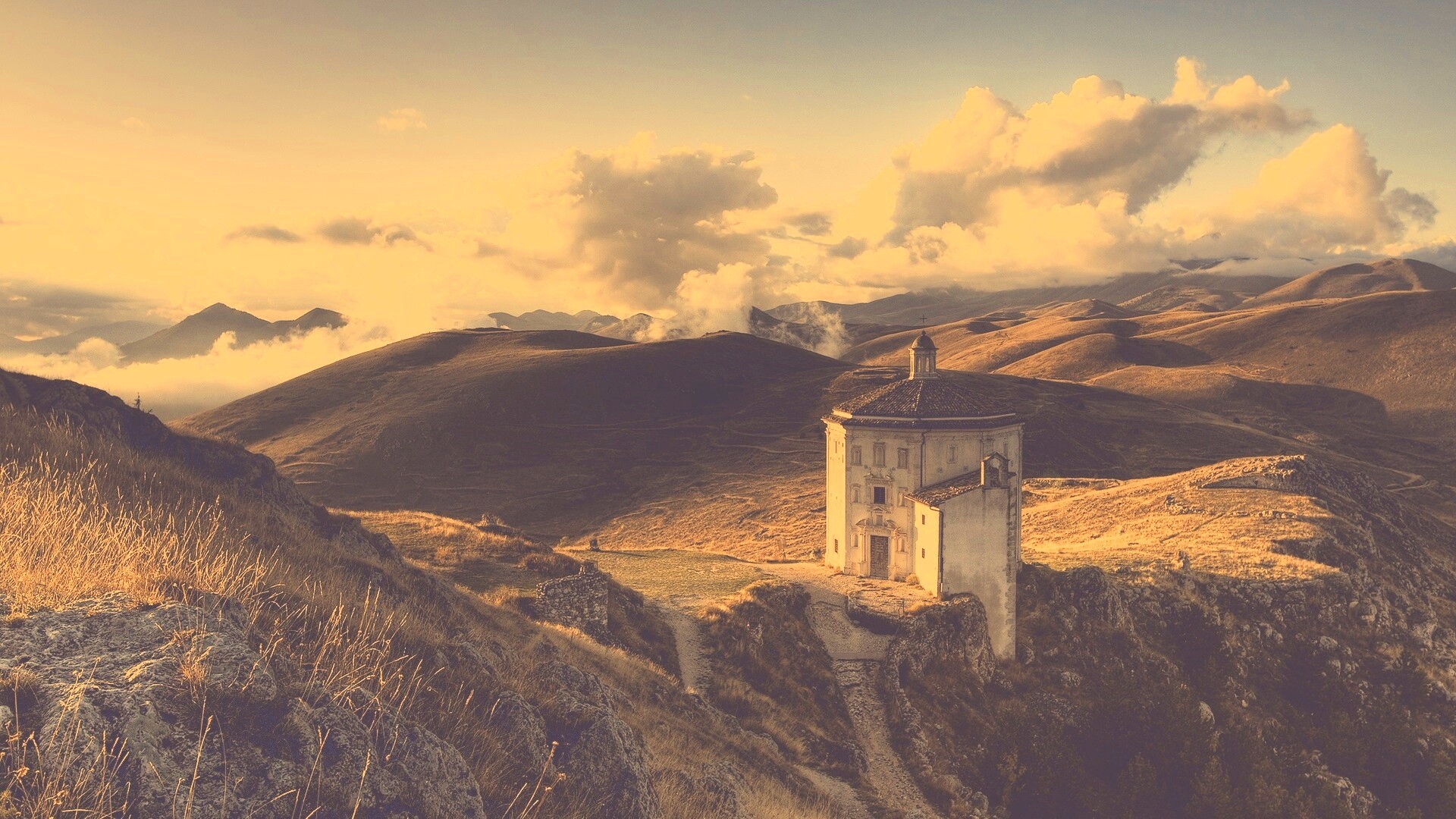 Горная церковь обои