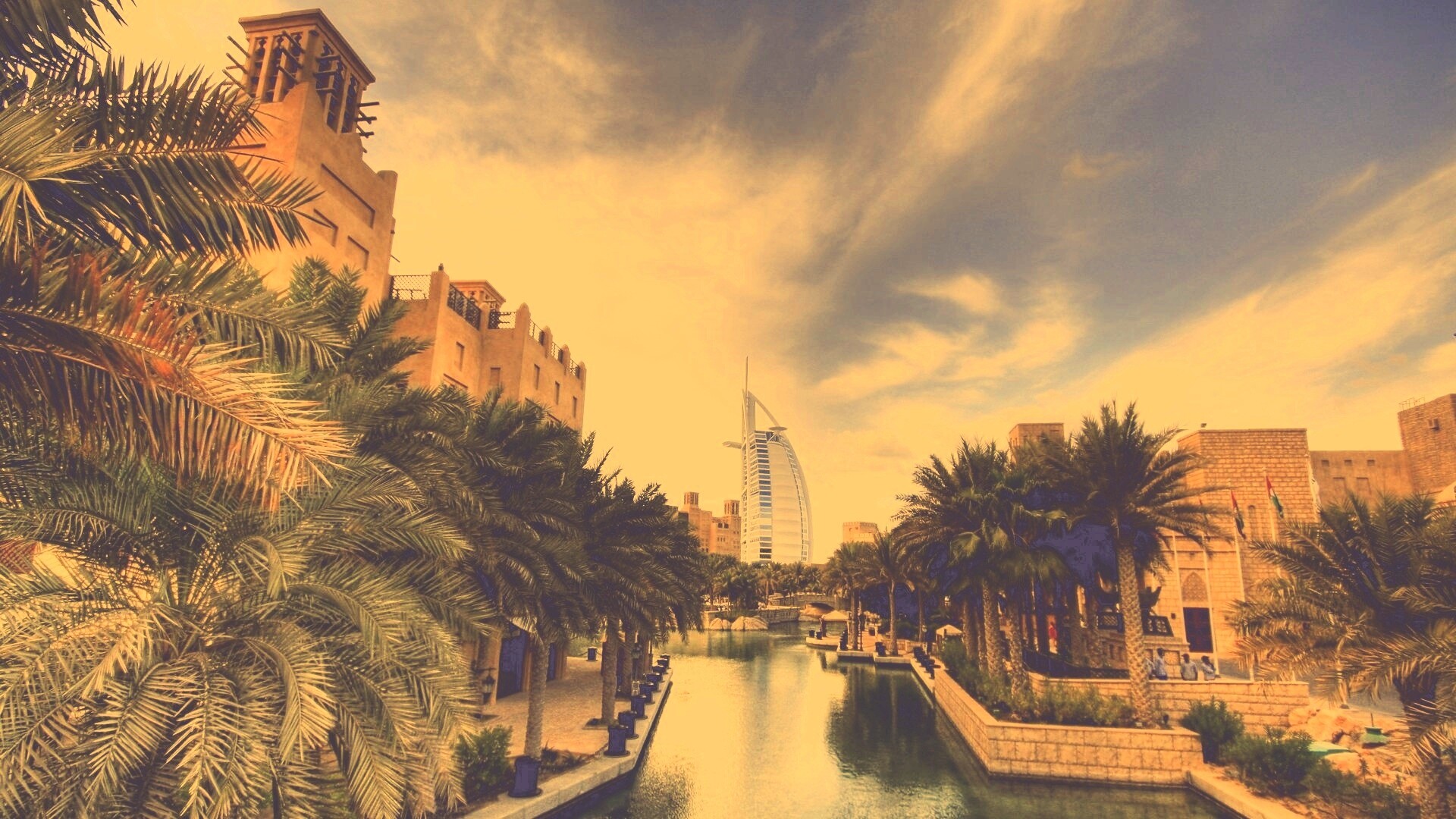 Вид на гостиницу Бурдж Аль Араб в Дубае обои