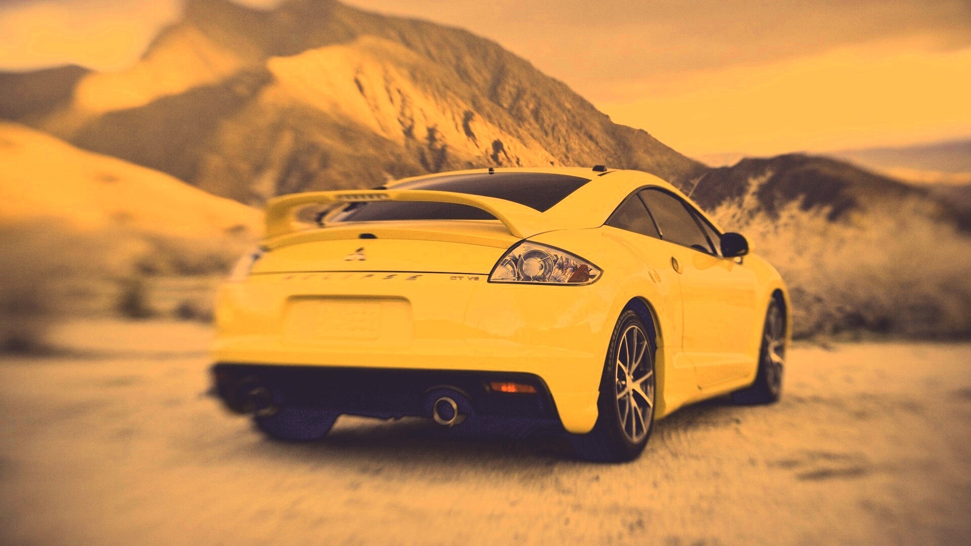 Mitsubishi в горах обои