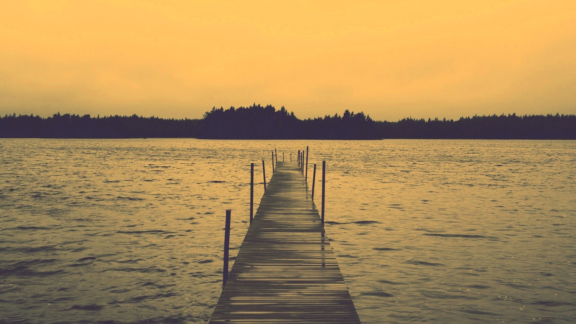Причал на озере обои