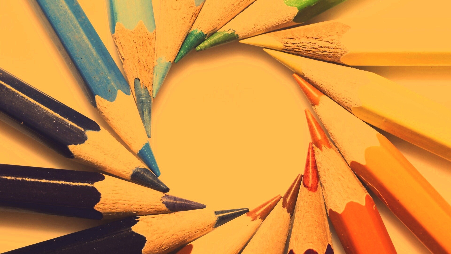 Радуга в карандашах обои