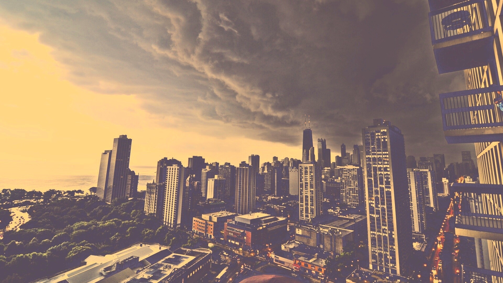 Туча над городом обои