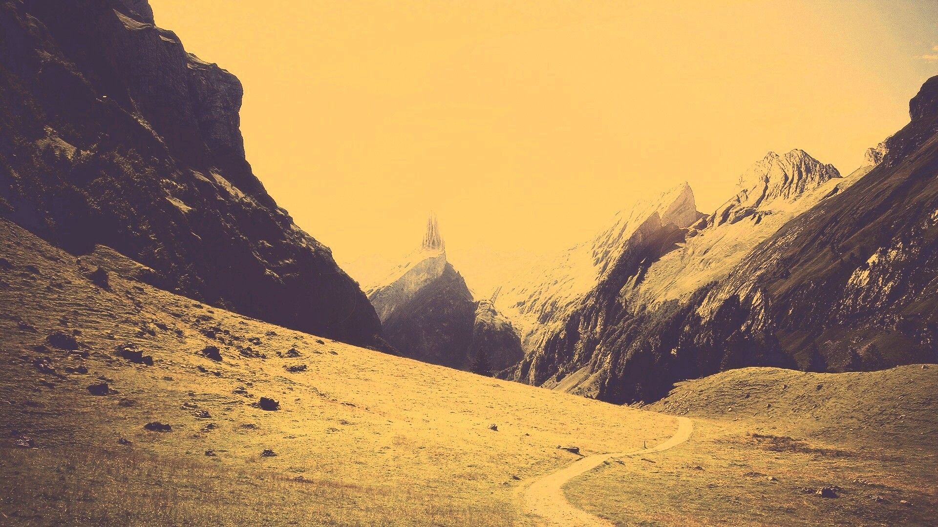 Храм в горах обои