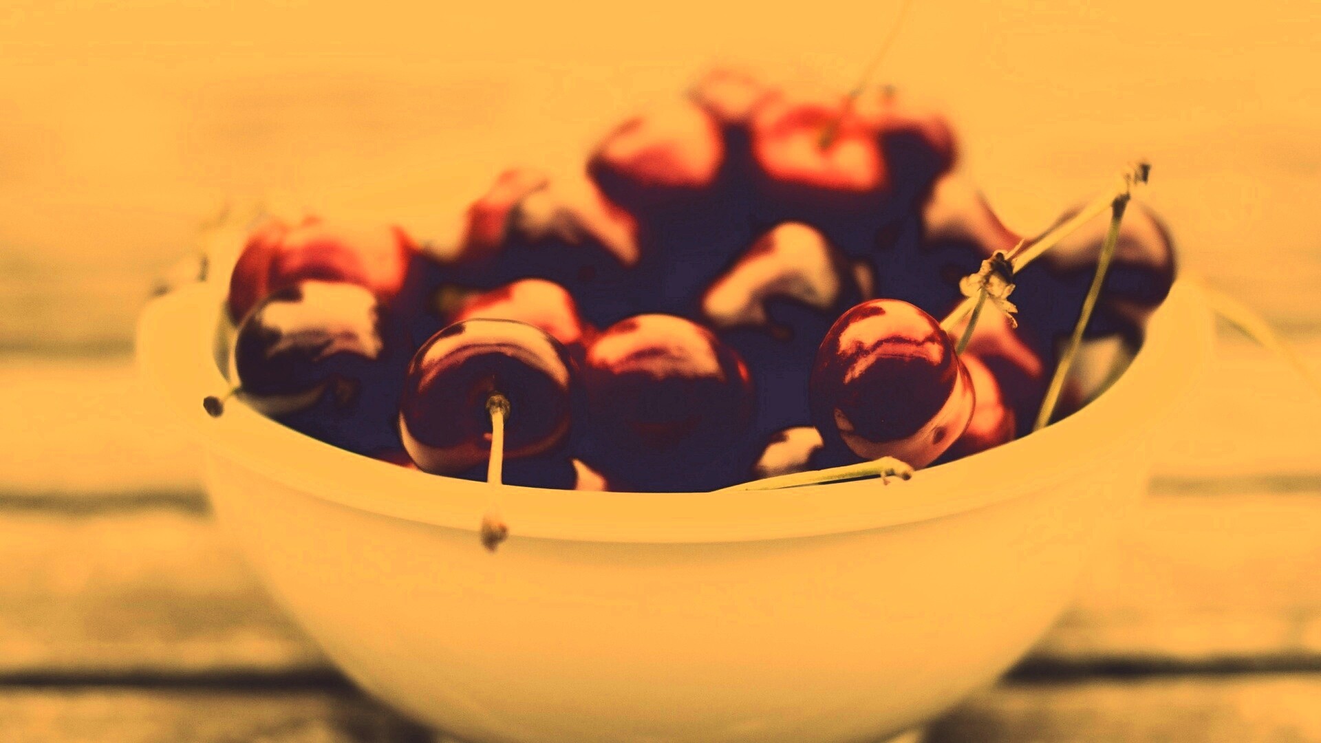 Миска спелой черешни обои