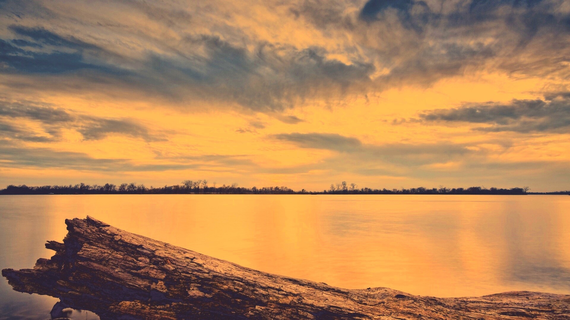 Закат на озере обои