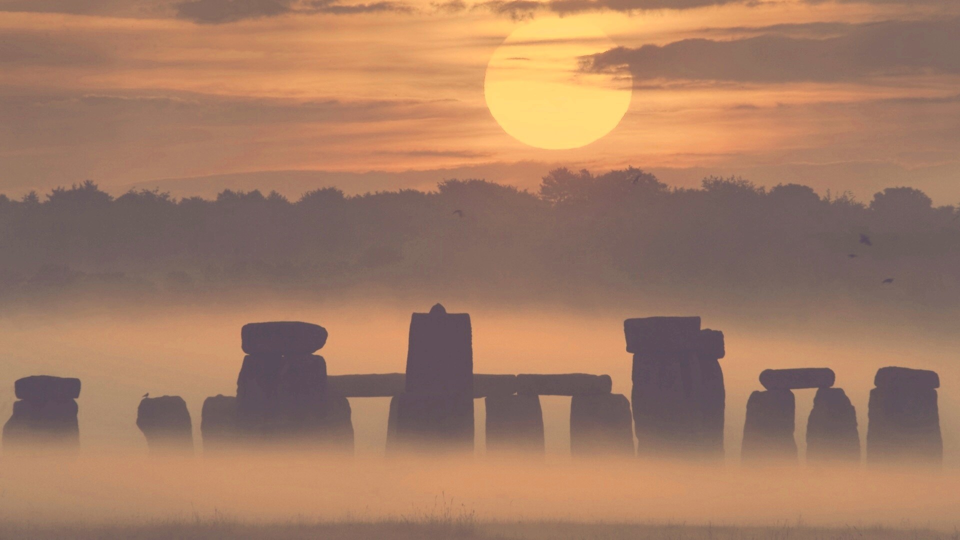 Стоунхэндж в утреннем тумане обои