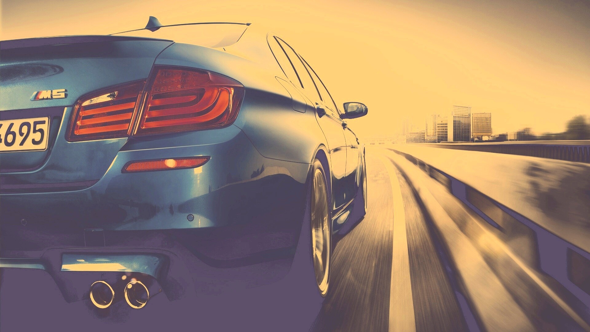 BMW F10 на повроте обои