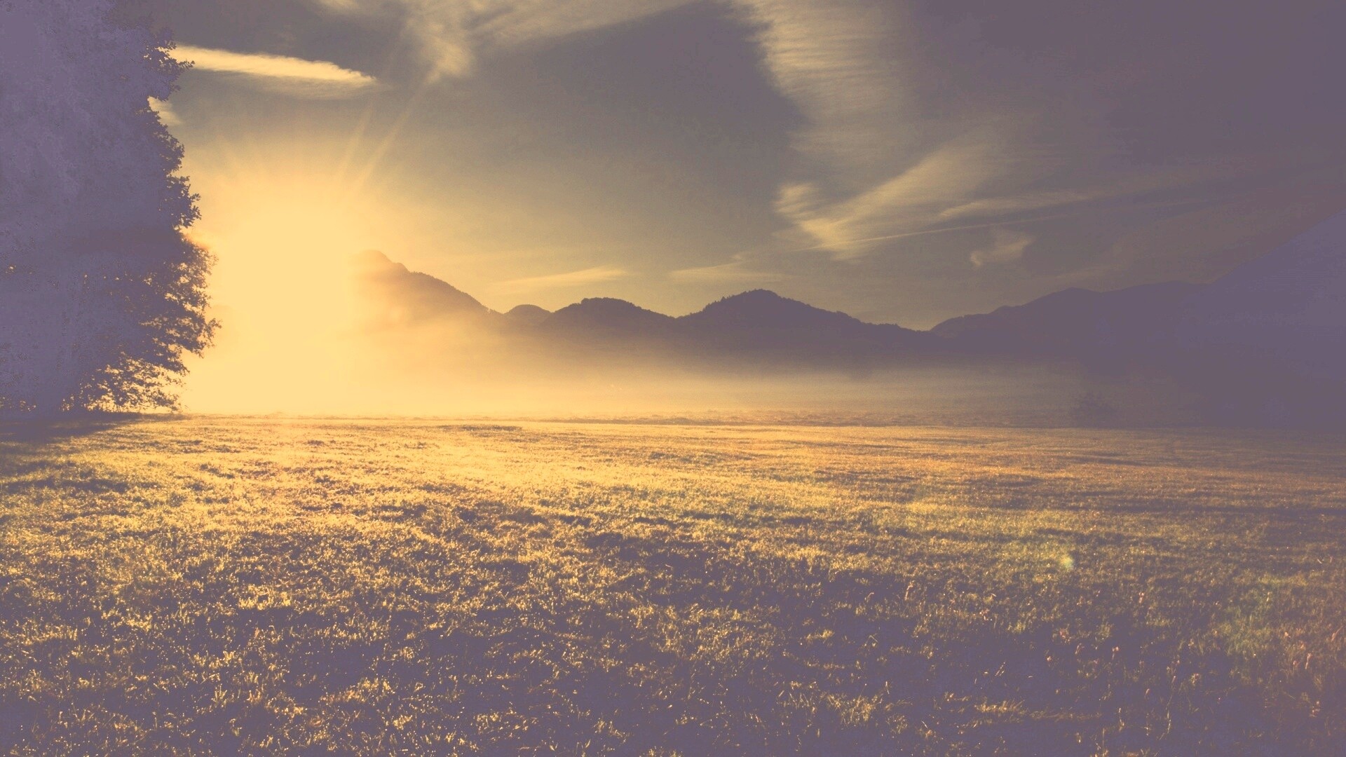 Восход над горами обои