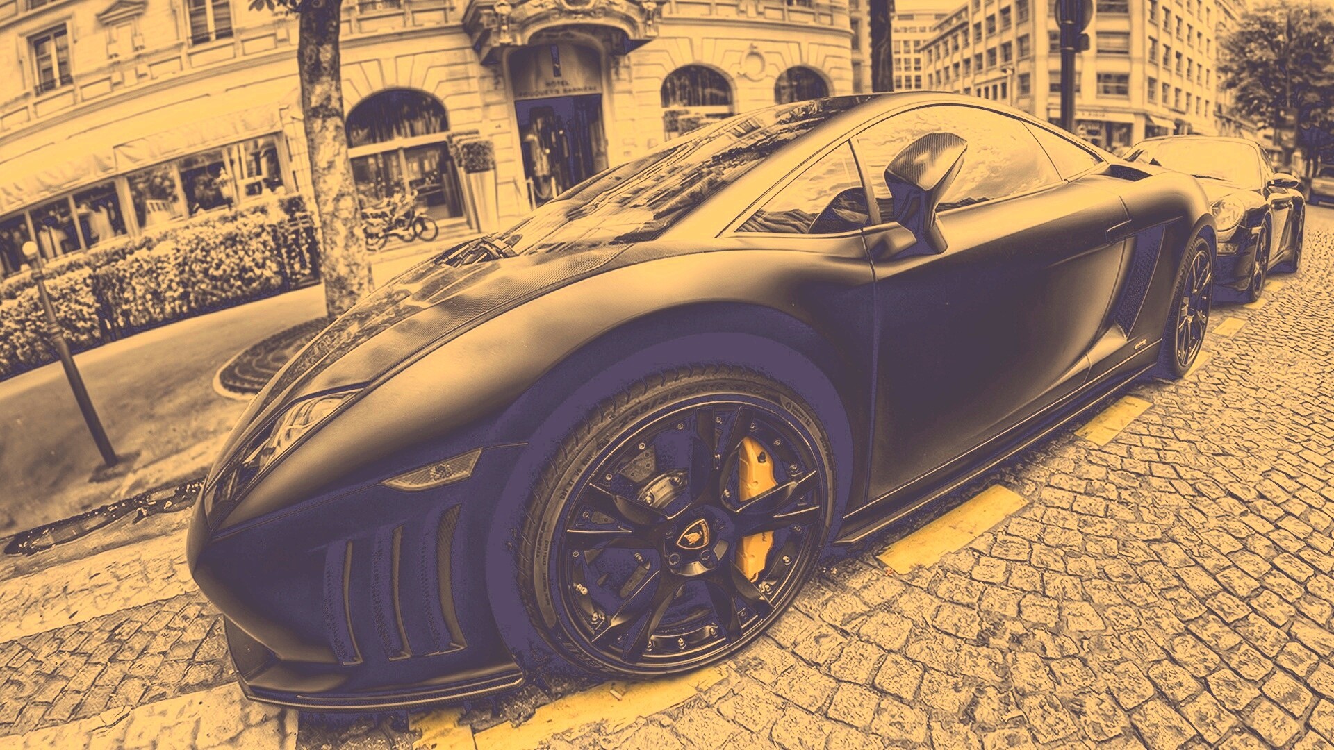 Ламборжини и Порше широкоугольным объективом обои