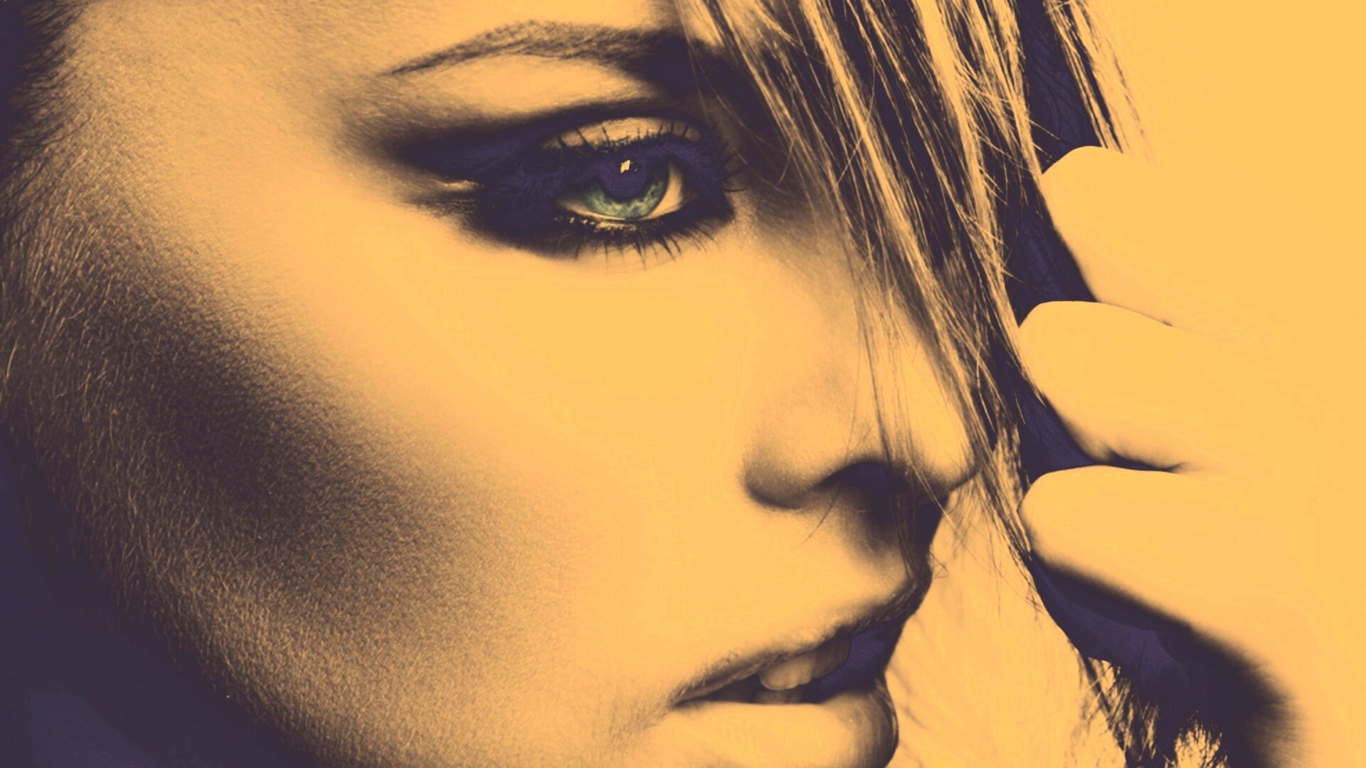 Глаза цвета моря обои