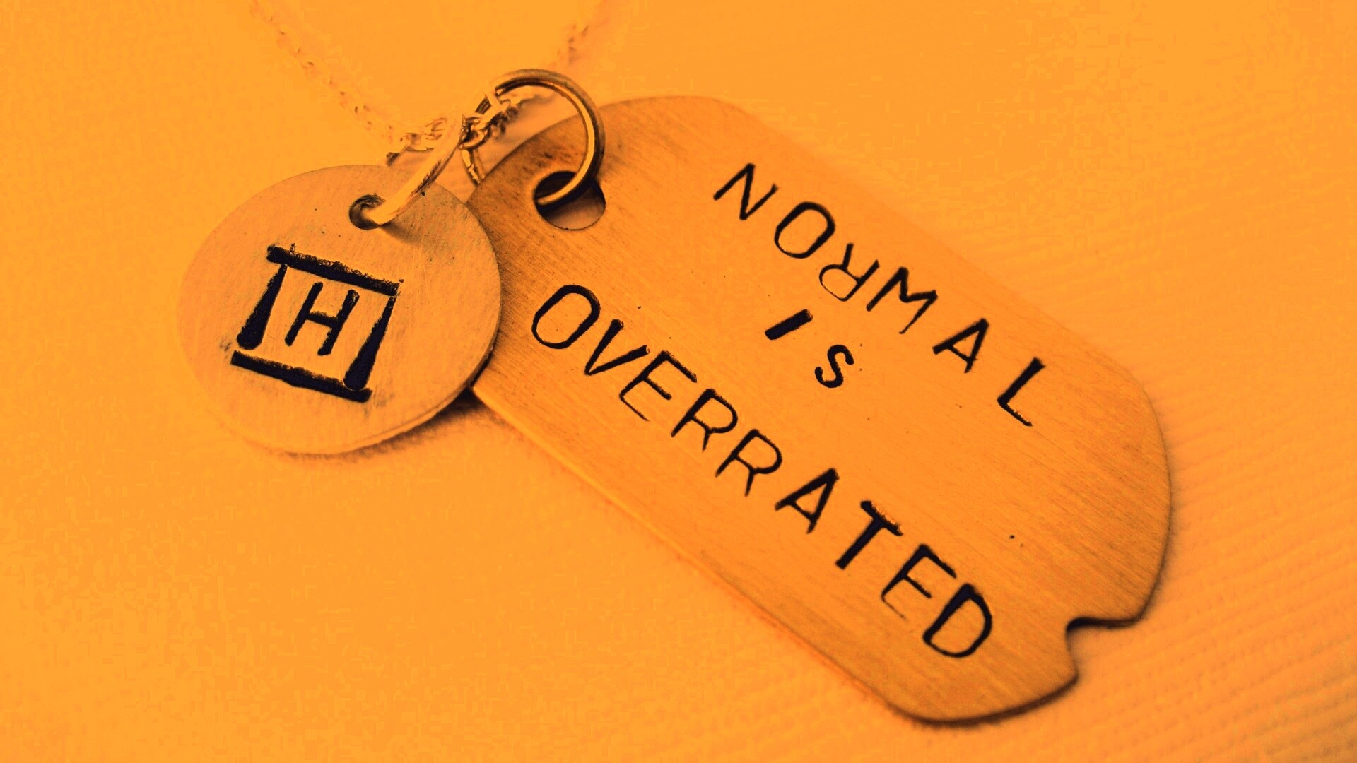 Нормальность переоценена обои