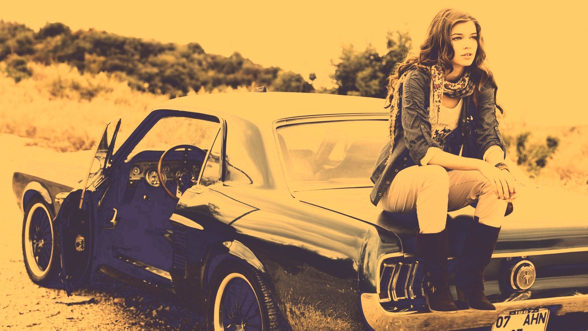 Девушка на мустанге обои