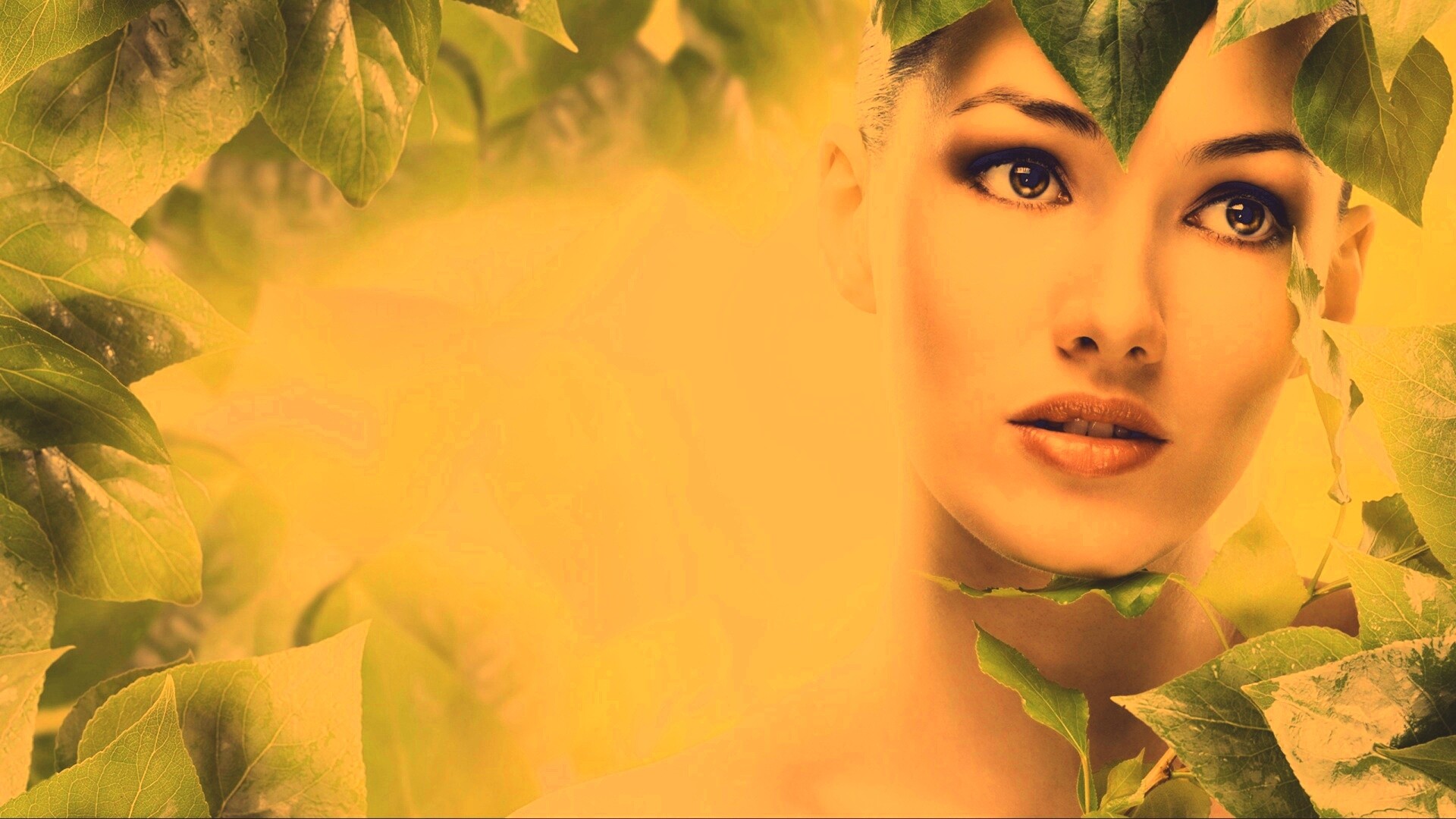 Девушка с зелеными листьями обои