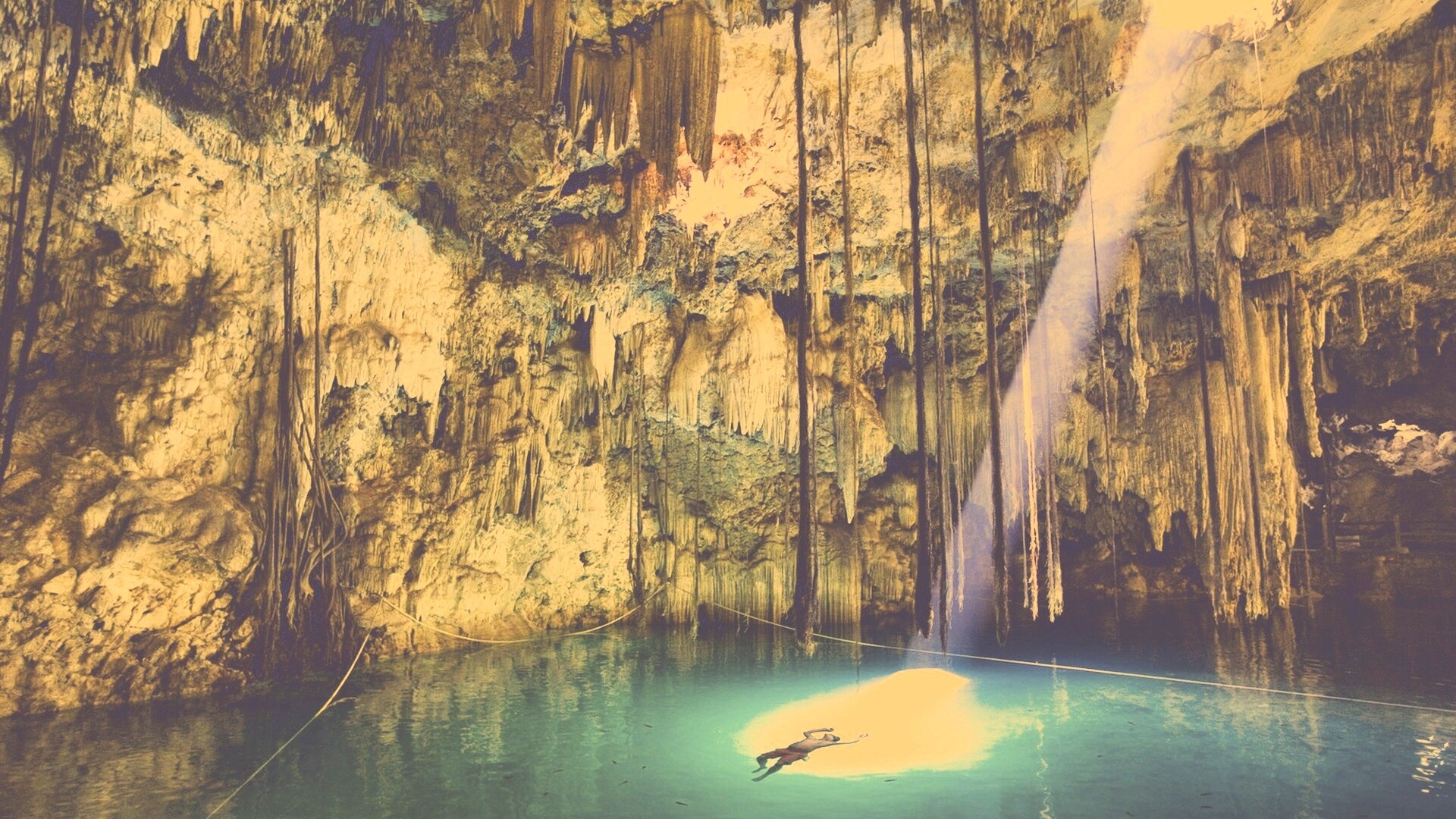 Пещера сталактитов обои