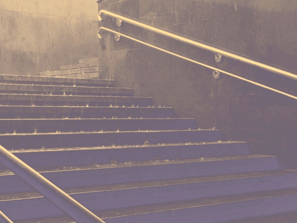 Спуск в подземный переход обои