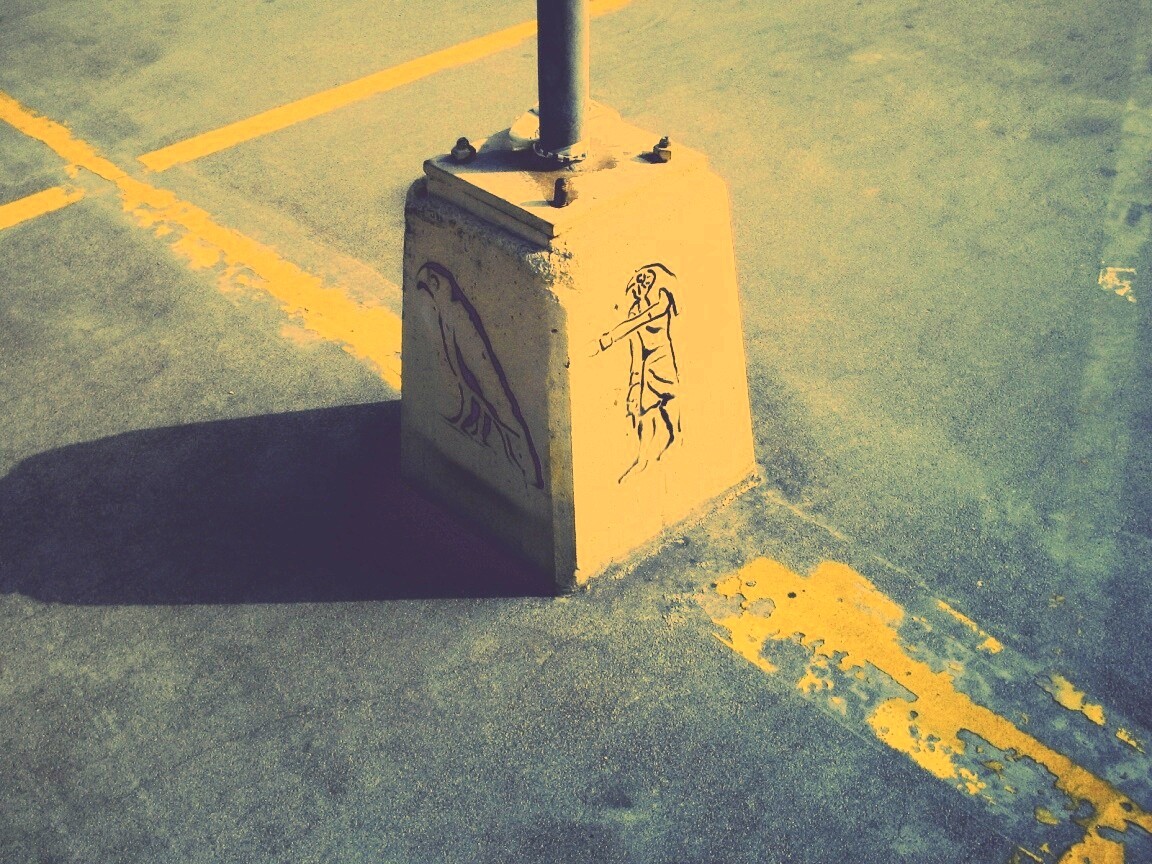 Египетские иероглифы на столбе обои