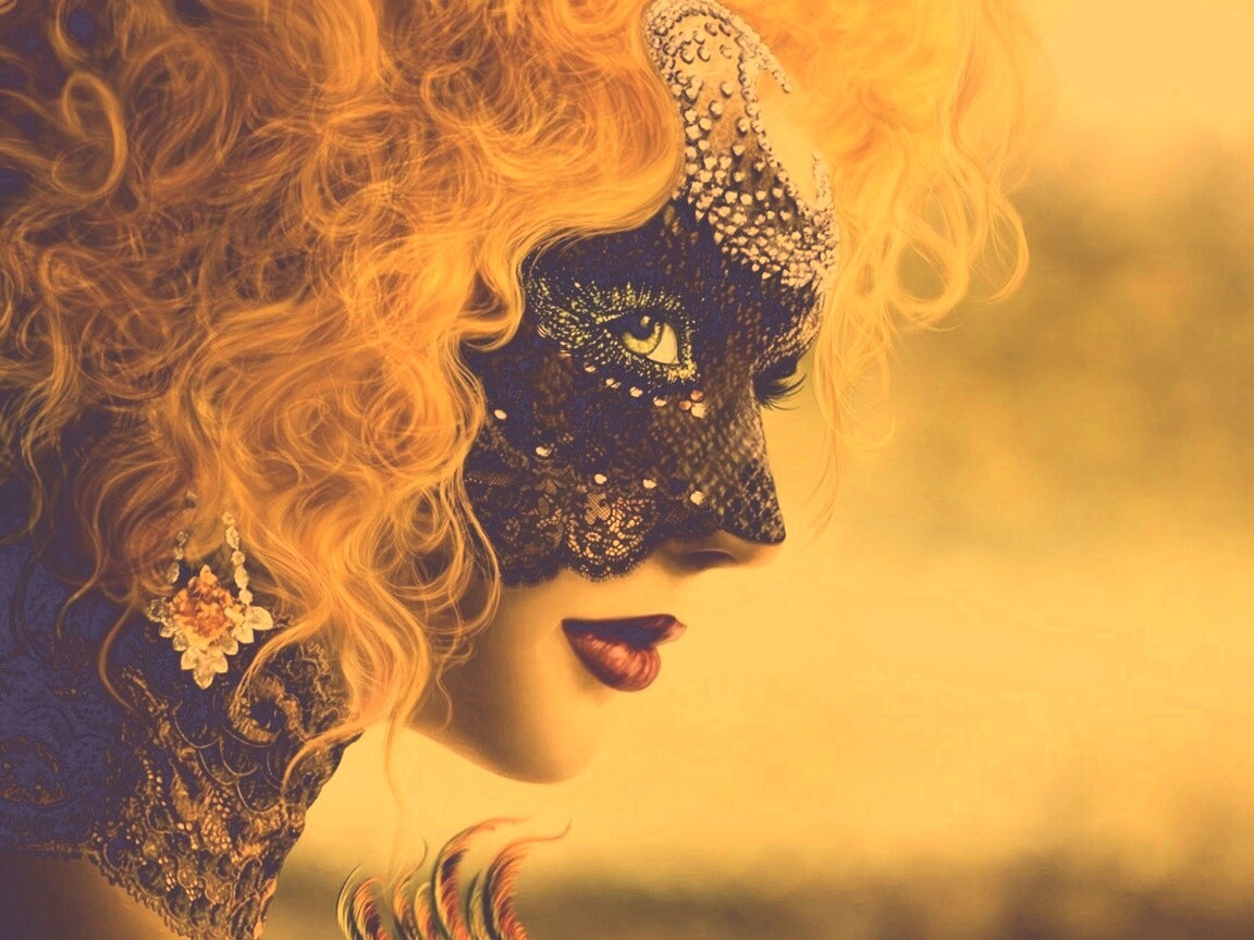 Девушка в карнавальной маске обои