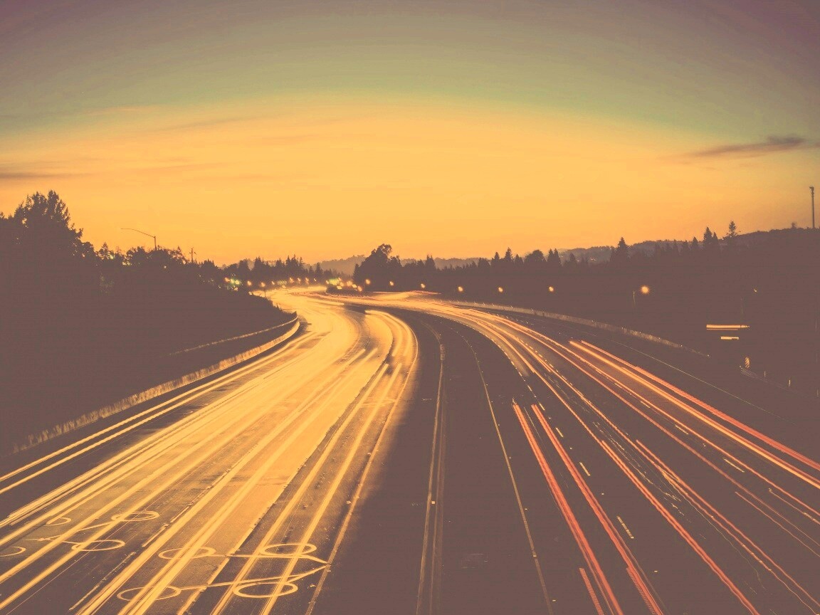 Автострада в огнях обои