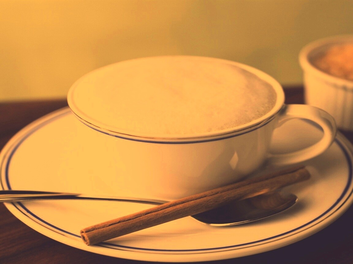 Чашечка кофе с корицей обои