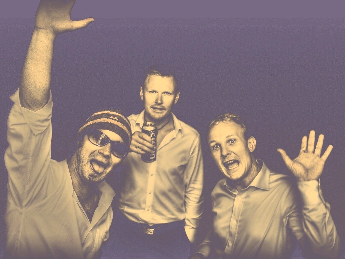 Колоритная тройка обои