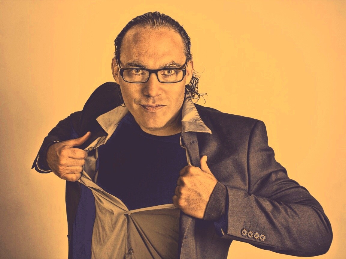 Спешит на помощь обои