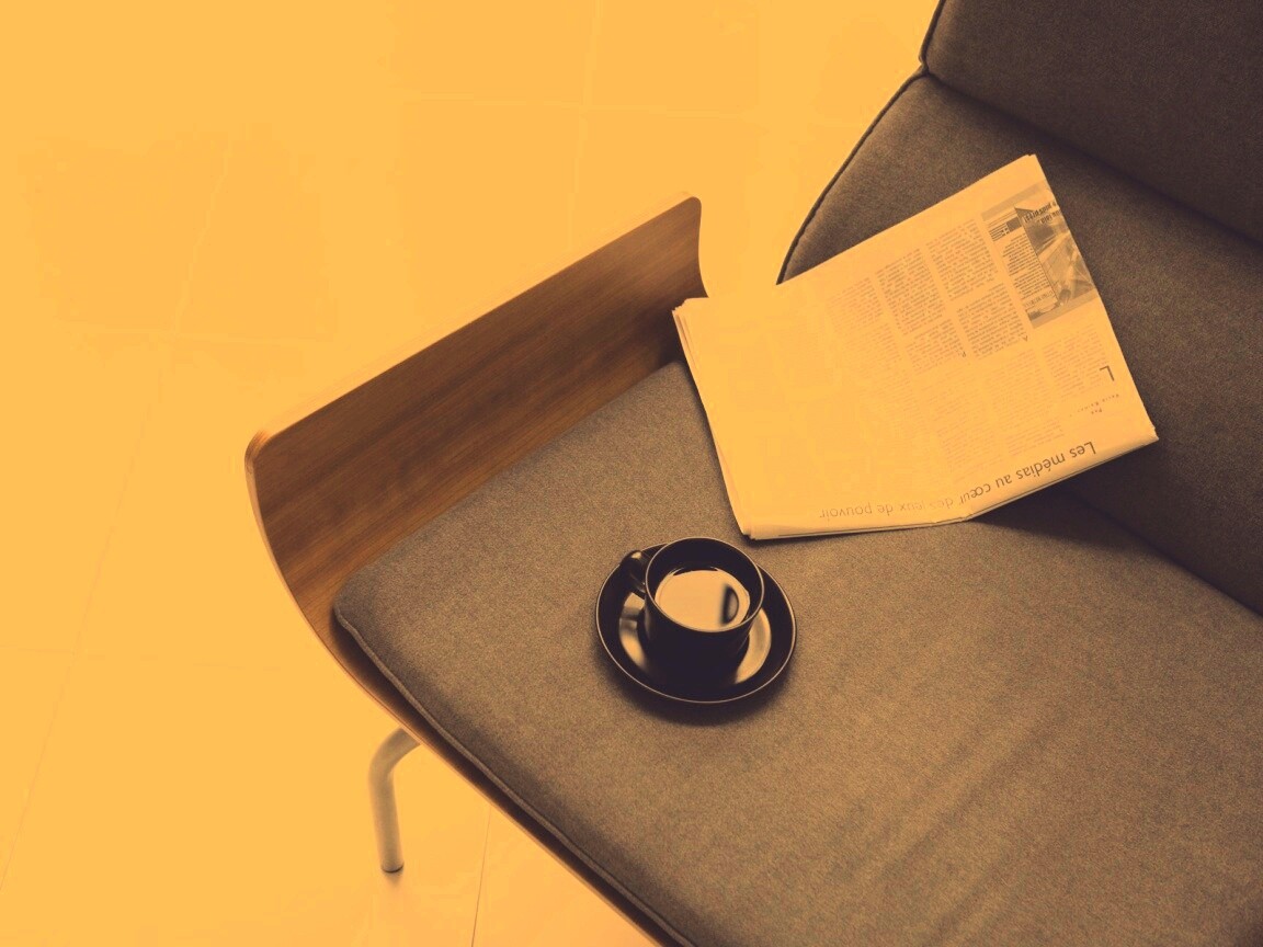 Кофе на стуле обои