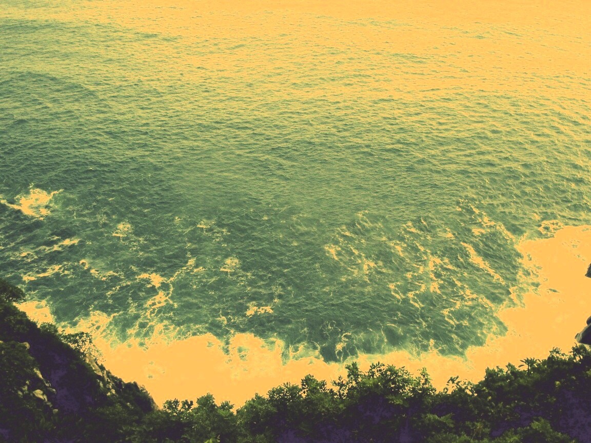 Утёс у красивого моря обои