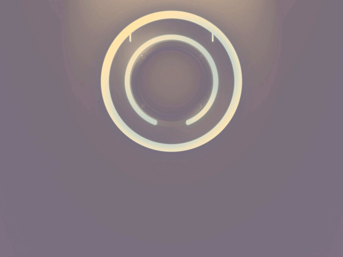 Диск из Tron на черном фоне обои