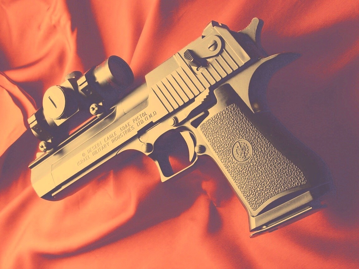 Пистолет Desert Eagle с прицелом обои