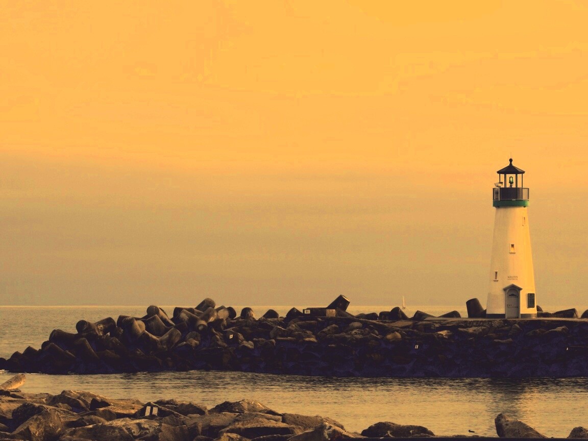 Маяк в порту Санта-Круз обои