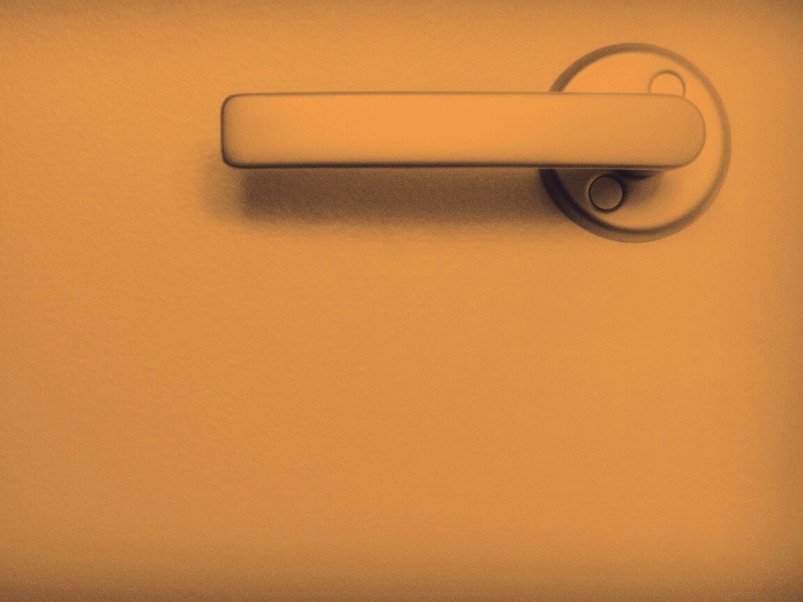 Дверная ручка обои