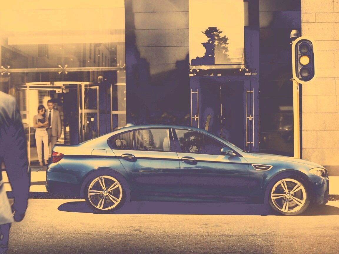 BMW F10 на светофоре обои