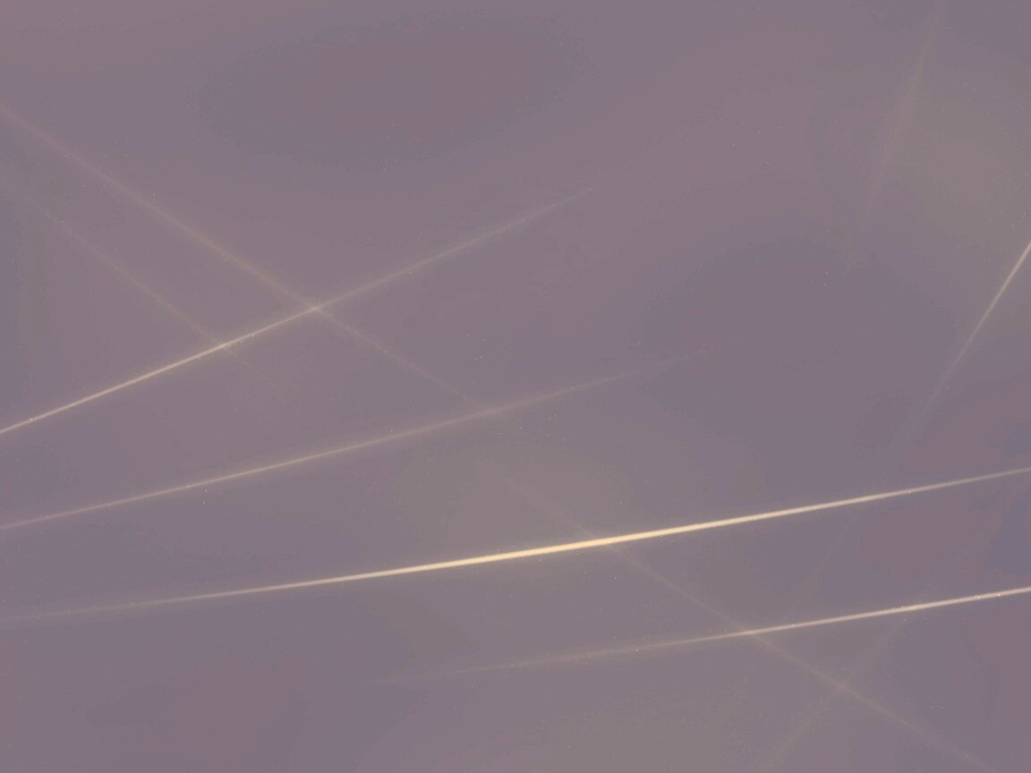 Лучи света на графитовом фоне обои