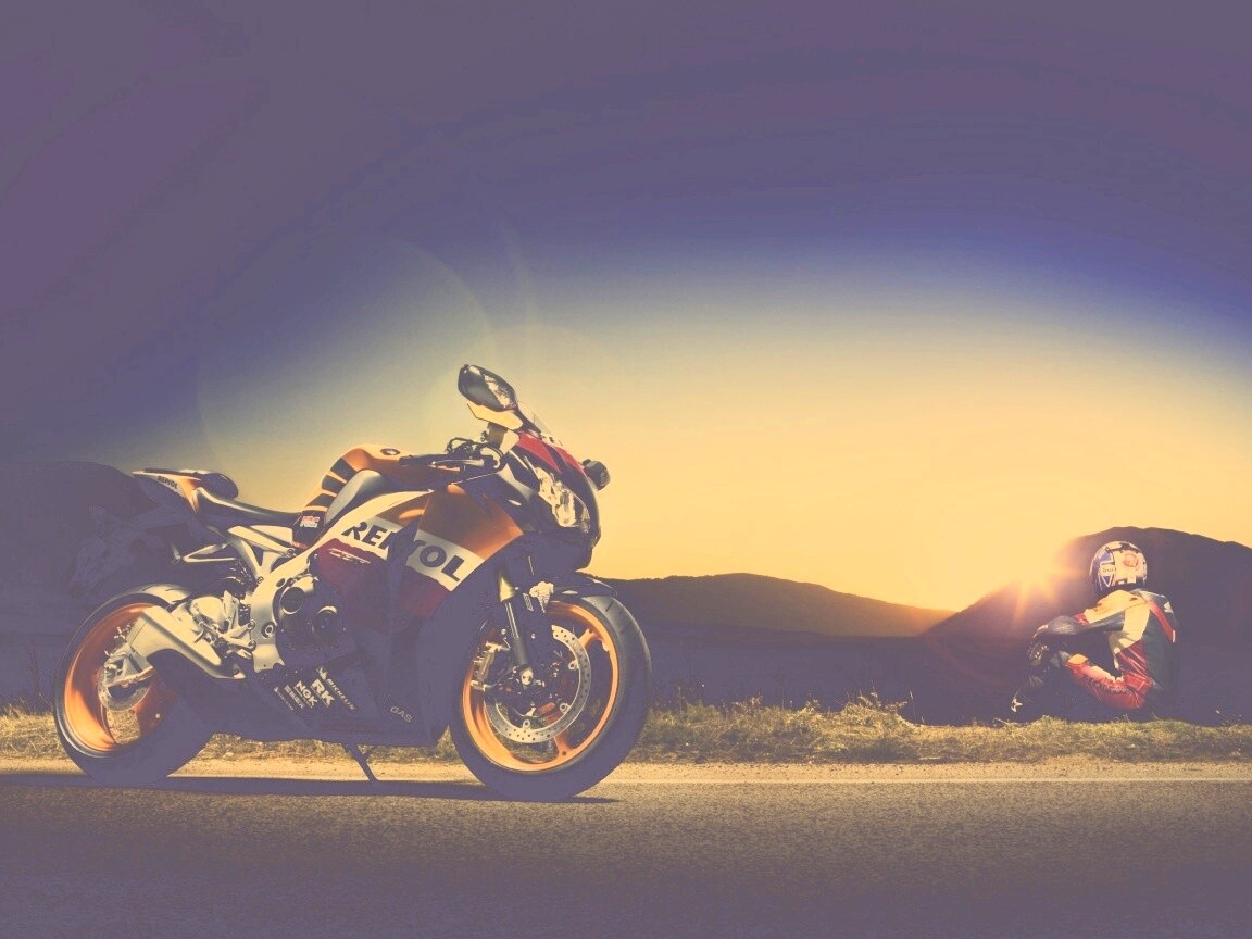 Мотоциклист и мотоцикл обои