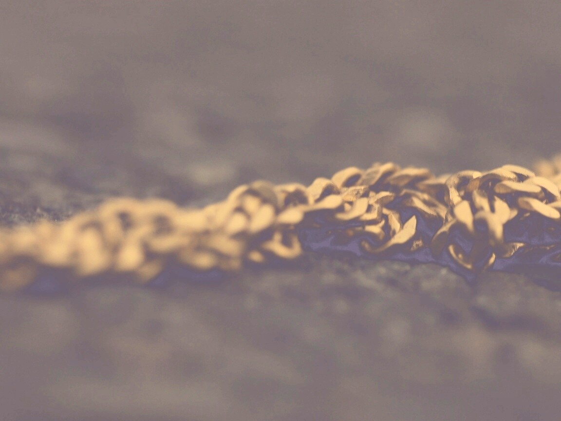 Старая золотая цепь обои