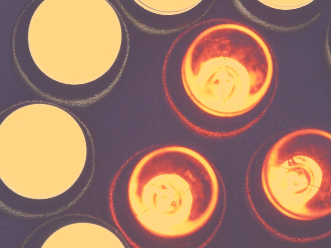 Маленькие лампочки обои