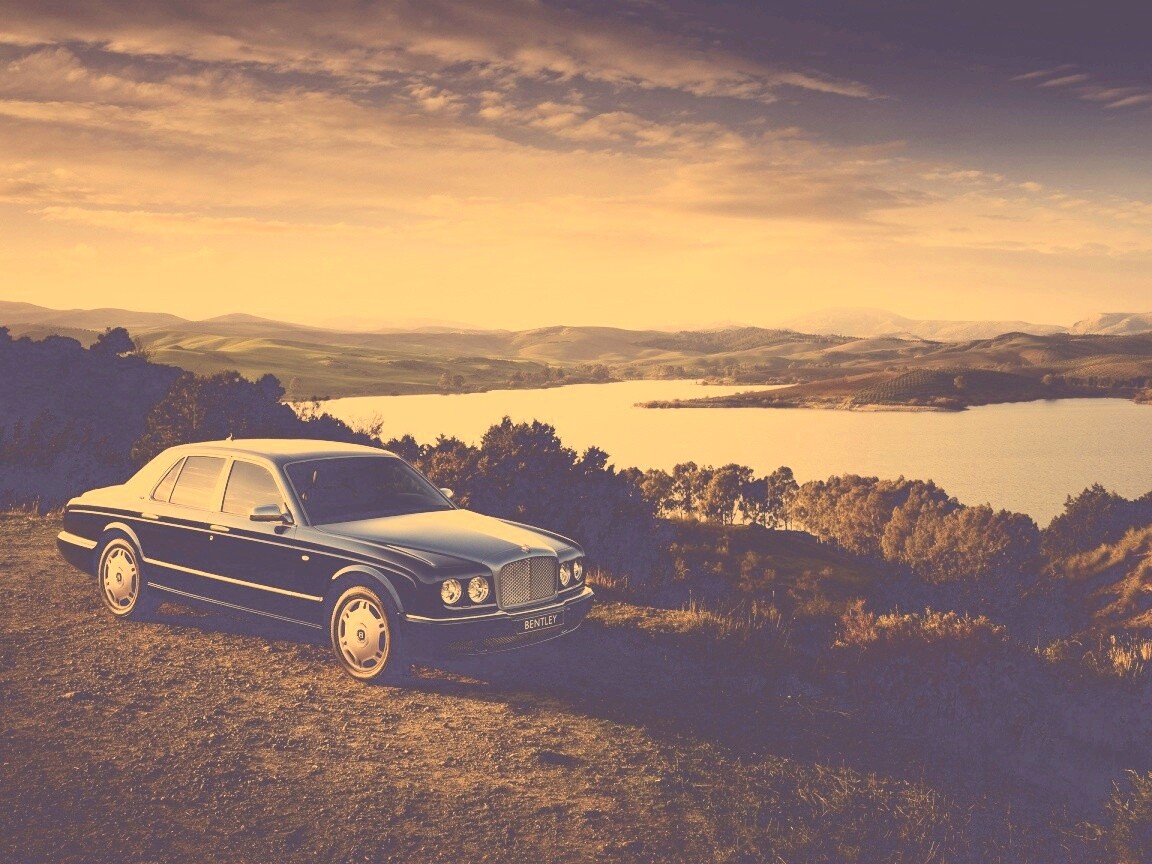 Бентли у озера обои