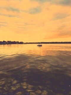 Яхта на озере обои