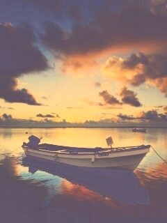 Тучи над озером обои