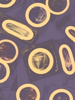 Запакованные презервативы обои