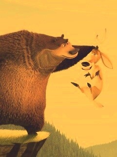 Медведь прессует оленя обои