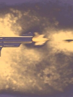 Выстрел из револьвера обои