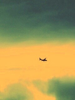 Самолет в небе обои