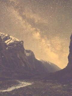 Обрыв под звездным небом обои