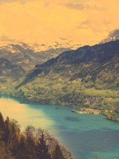 Горная река обои