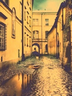 Проходной дворик обои