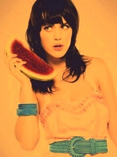 Кэти Пэри и арбуз обои