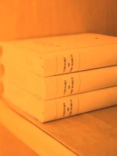 Книги на полке обои